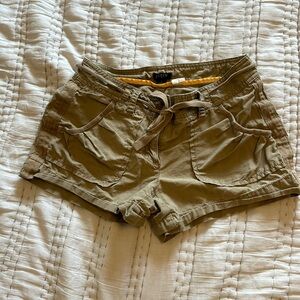 J crew cargo shorts size 0. Vintage.